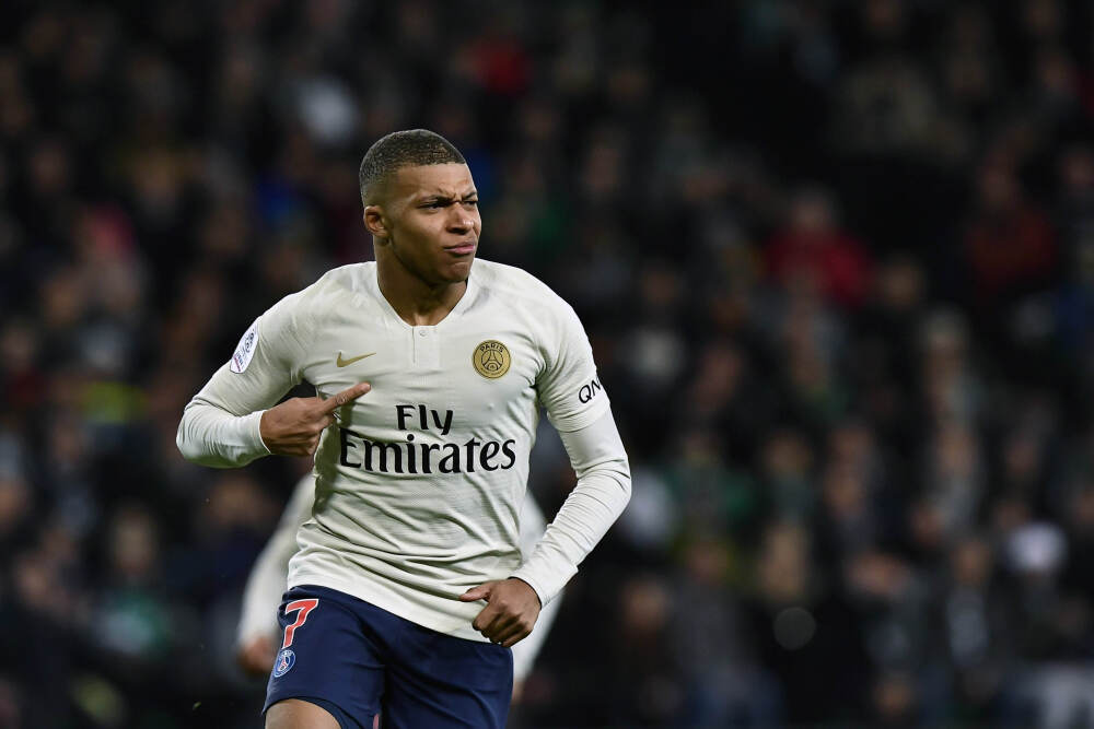 👀约基奇两节半达成三双 生涯第180个 差大O1个 差威少27个